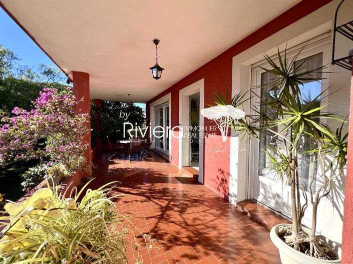 Image No.18-5 Bed House for sale