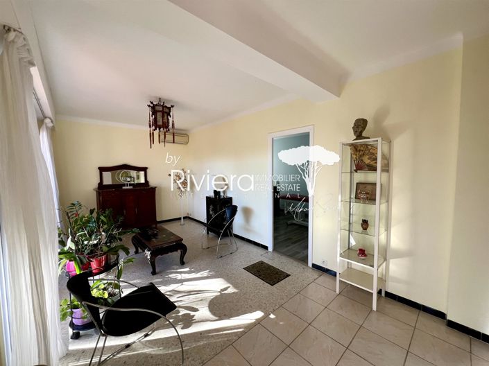 Image No.19-5 Bed House for sale