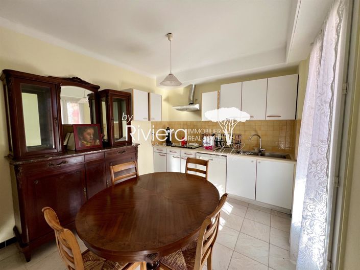 Image No.20-5 Bed House for sale