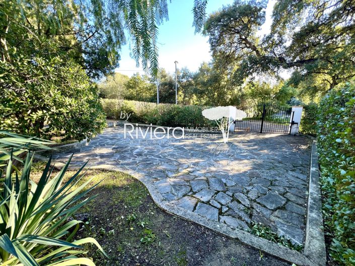 Image No.24-5 Bed House for sale