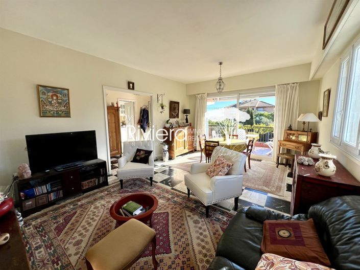 Image No.9-5 Bed House for sale