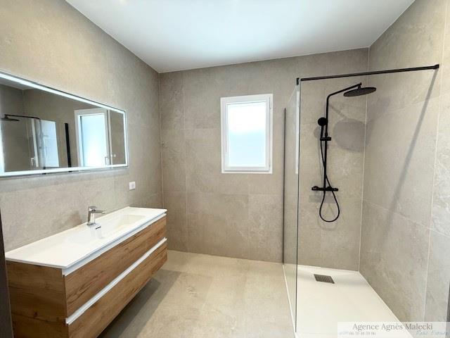 Image No.11-3 Bed House for sale