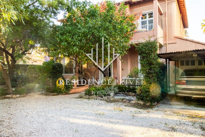 Image No.1-6 Bed House for sale