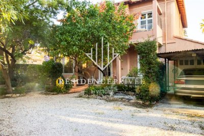 6 Bed House for sale