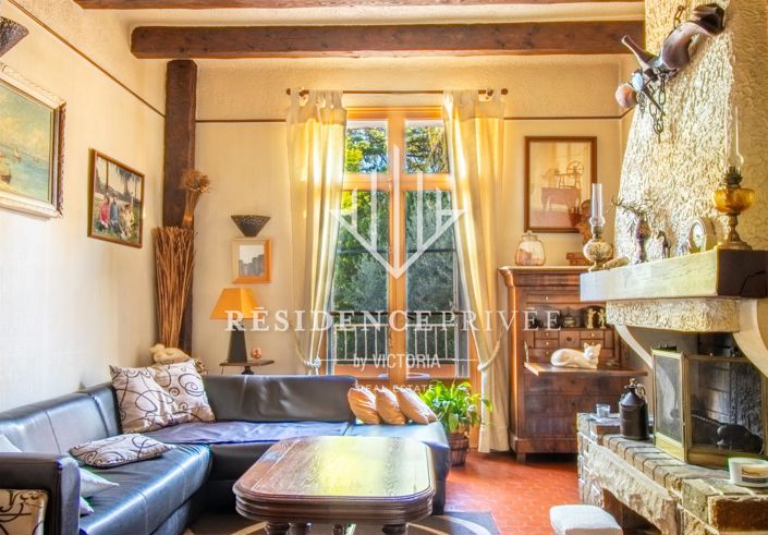 Image No.2-6 Bed House for sale