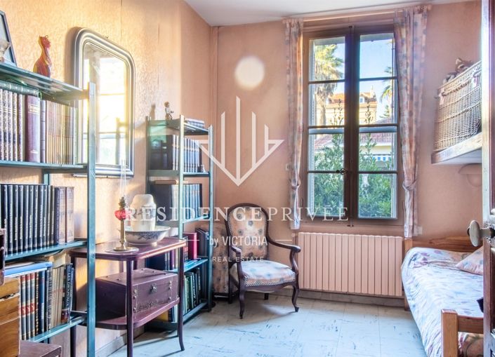 Image No.7-6 Bed House for sale