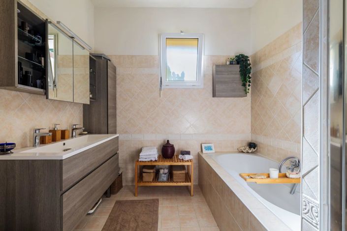 Image No.11-Apartment for sale