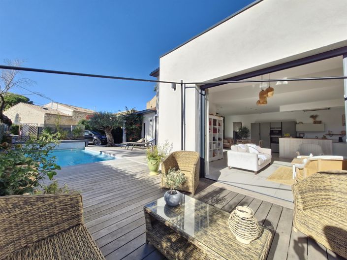 Image No.1-4 Bed House for sale