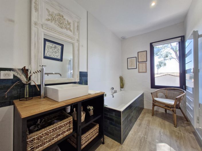 Image No.17-4 Bed House for sale