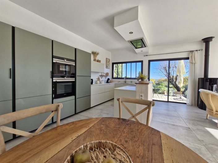 Image No.2-4 Bed House for sale