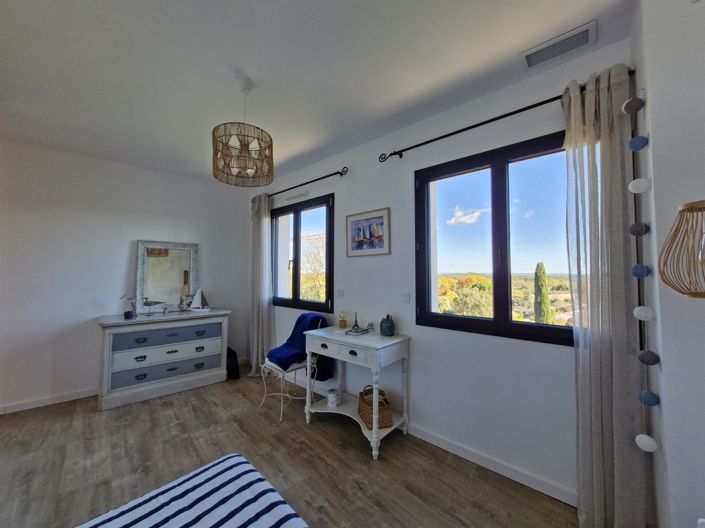 Image No.20-4 Bed House for sale