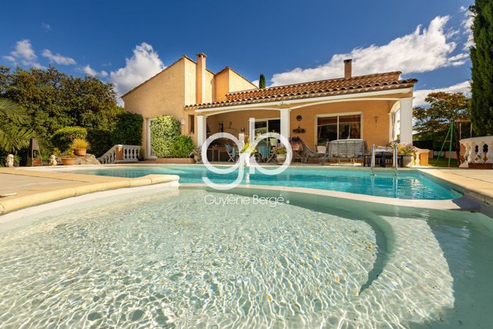 Image No.1-4 Bed House for sale