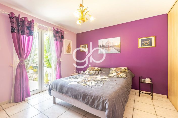 Image No.10-4 Bed House for sale