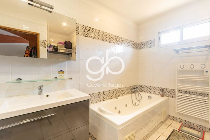 Image No.14-4 Bed House for sale