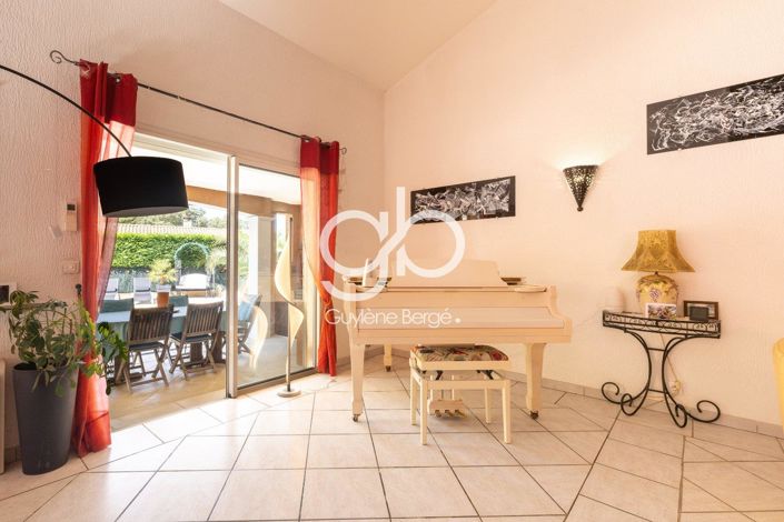 Image No.5-4 Bed House for sale