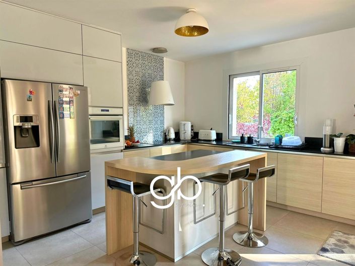 Image No.14-4 Bed House for sale