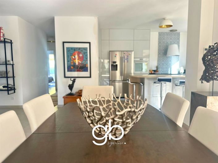 Image No.9-4 Bed House for sale