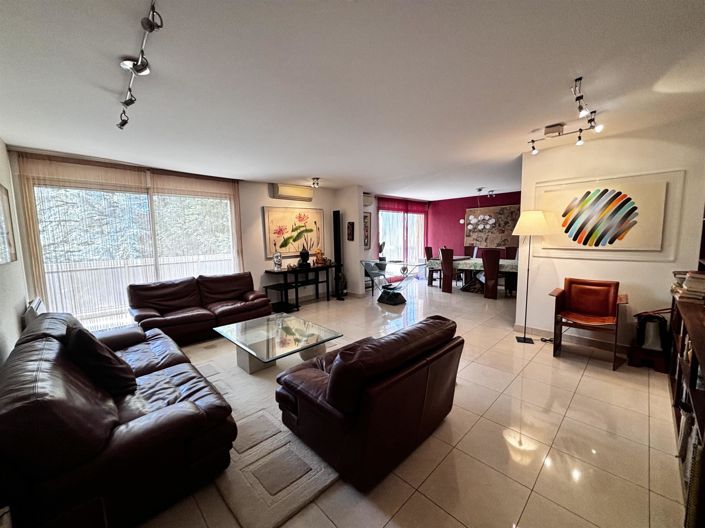 Image No.1-3 Bed Apartment for sale