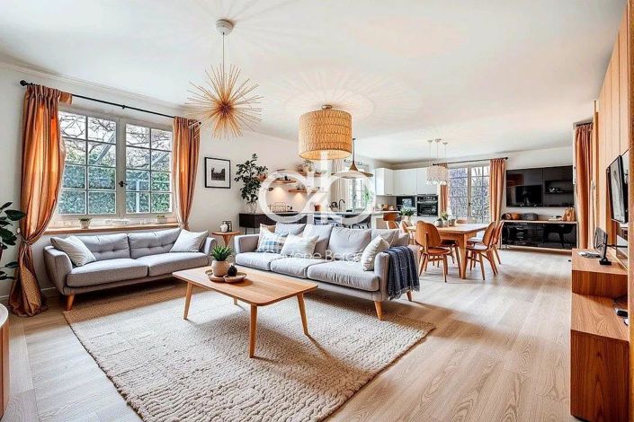 Image No.6-4 Bed House for sale