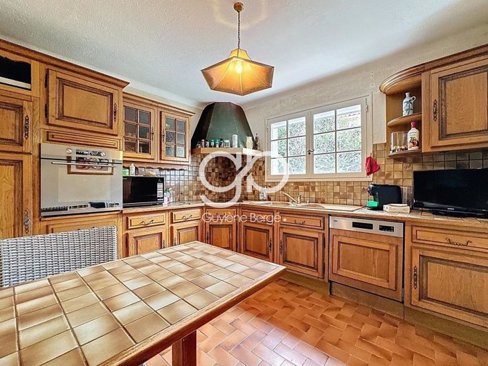 Image No.8-4 Bed House for sale