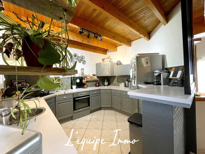 Image No.6-5 Bed House for sale