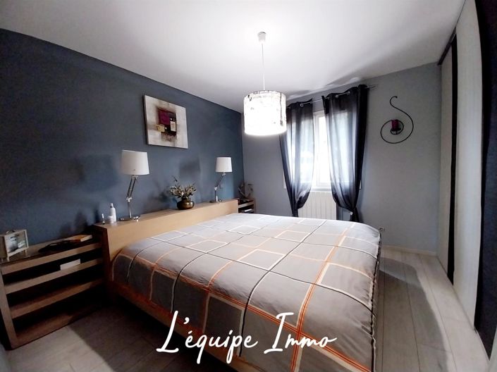 Image No.7-5 Bed House for sale