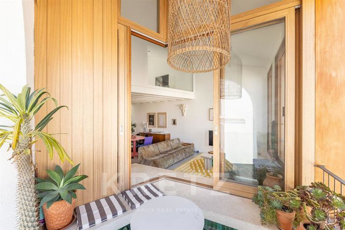 Image No.10-3 Bed House for sale