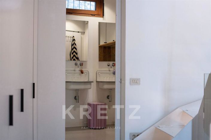 Image No.6-3 Bed House for sale