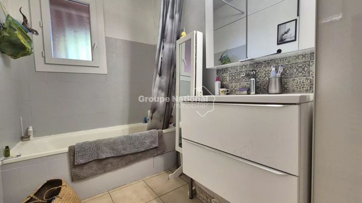 Image No.10-3 Bed House for sale