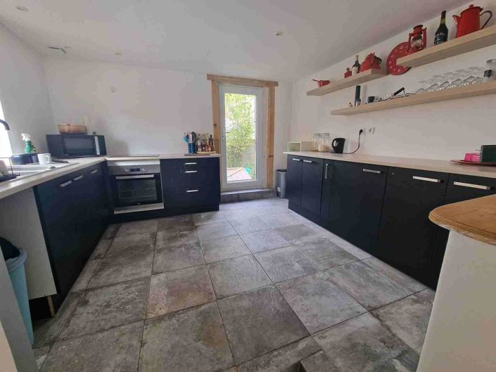 Image No.9-3 Bed House for sale