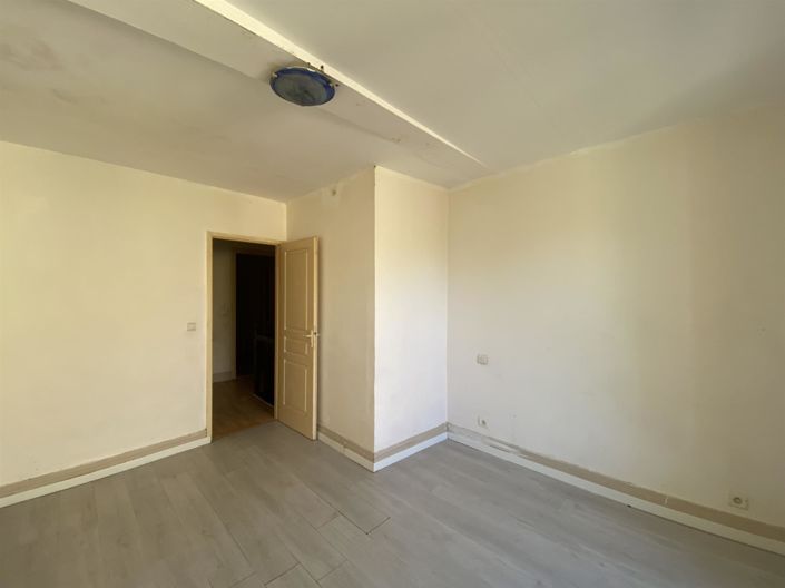 Image No.6-3 Bed House for sale