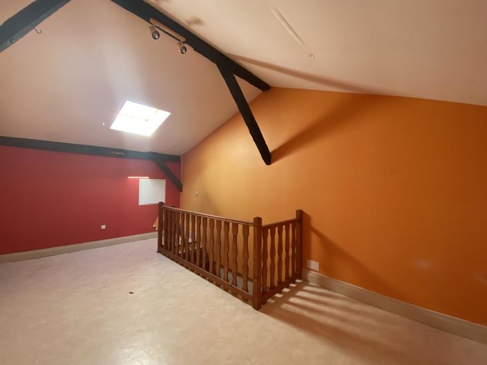 Image No.8-3 Bed House for sale