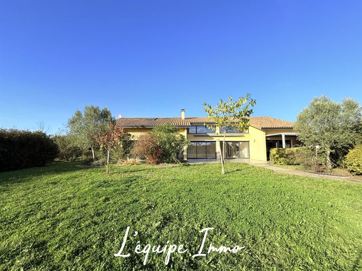 Image No.2-4 Bed House for sale