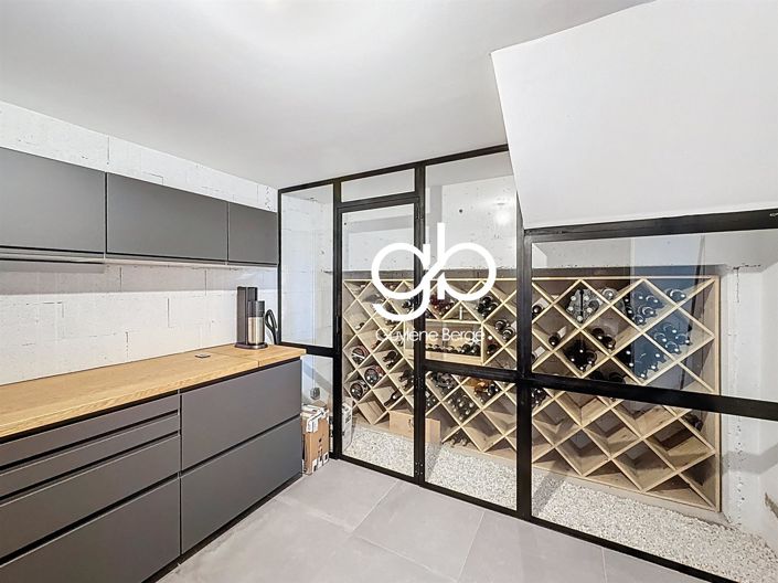 Image No.10-4 Bed House for sale