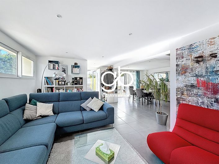 Image No.4-4 Bed House for sale