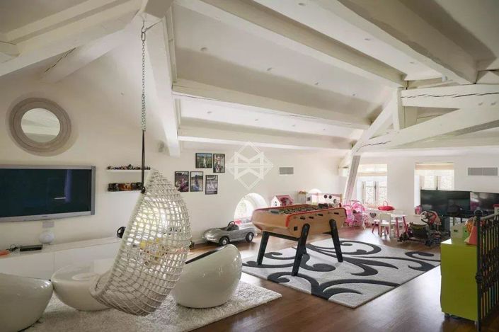 Image No.16-10 Bed House for sale