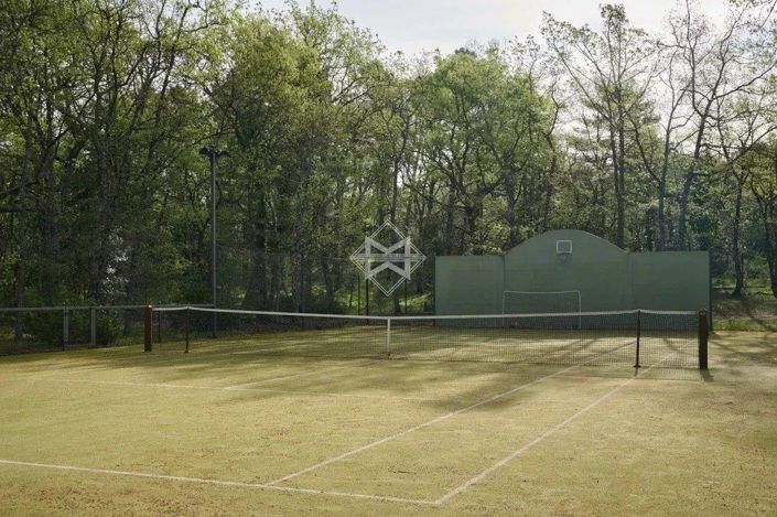 Image No.18-10 Bed House for sale