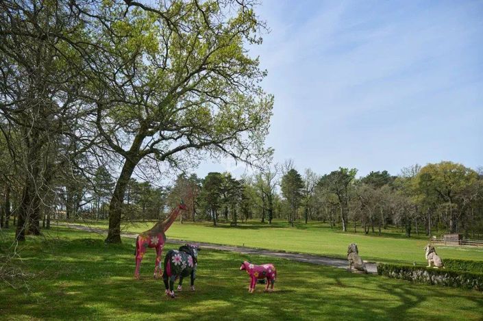 Image No.5-10 Bed House for sale