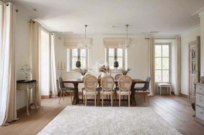 Image No.9-10 Bed House for sale