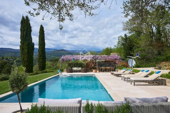 Image No.6-5 Bed House for sale