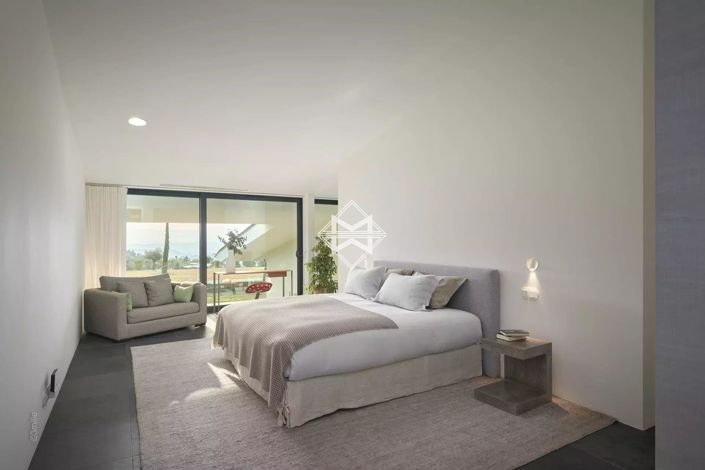 Image No.14-6 Bed House for sale