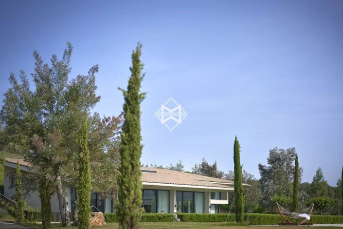 Image No.4-6 Bed House for sale