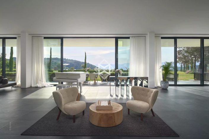 Image No.8-6 Bed House for sale