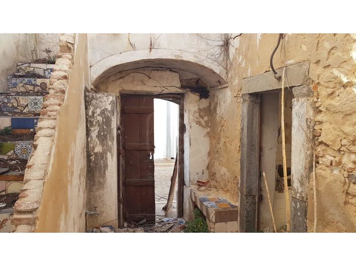 Image No.6-4 Bed House for sale