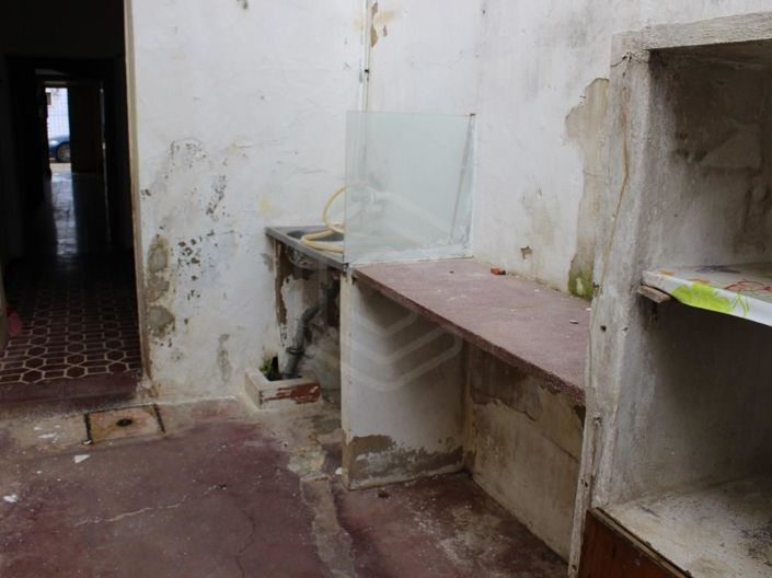 Image No.13-2 Bed House for sale