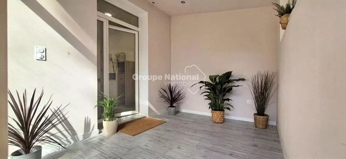 Image No.18-4 Bed House for sale