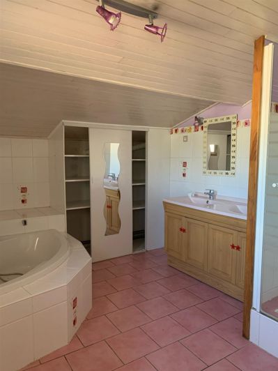 Image No.12-4 Bed House for sale