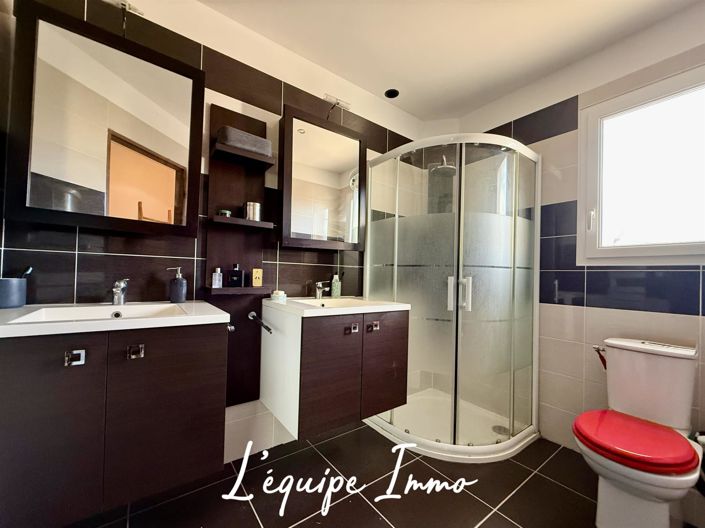 Image No.11-6 Bed House for sale