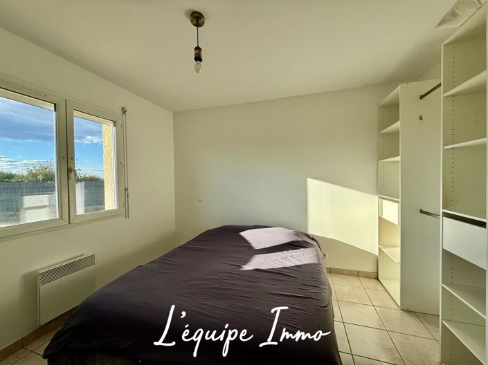 Image No.20-6 Bed House for sale