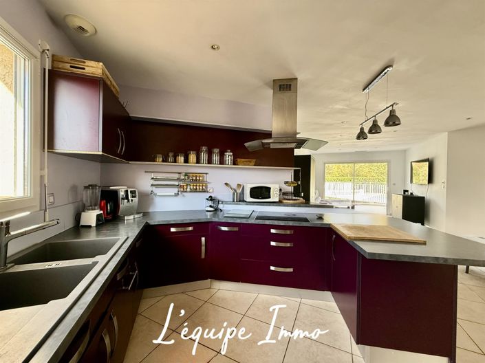 Image No.5-6 Bed House for sale